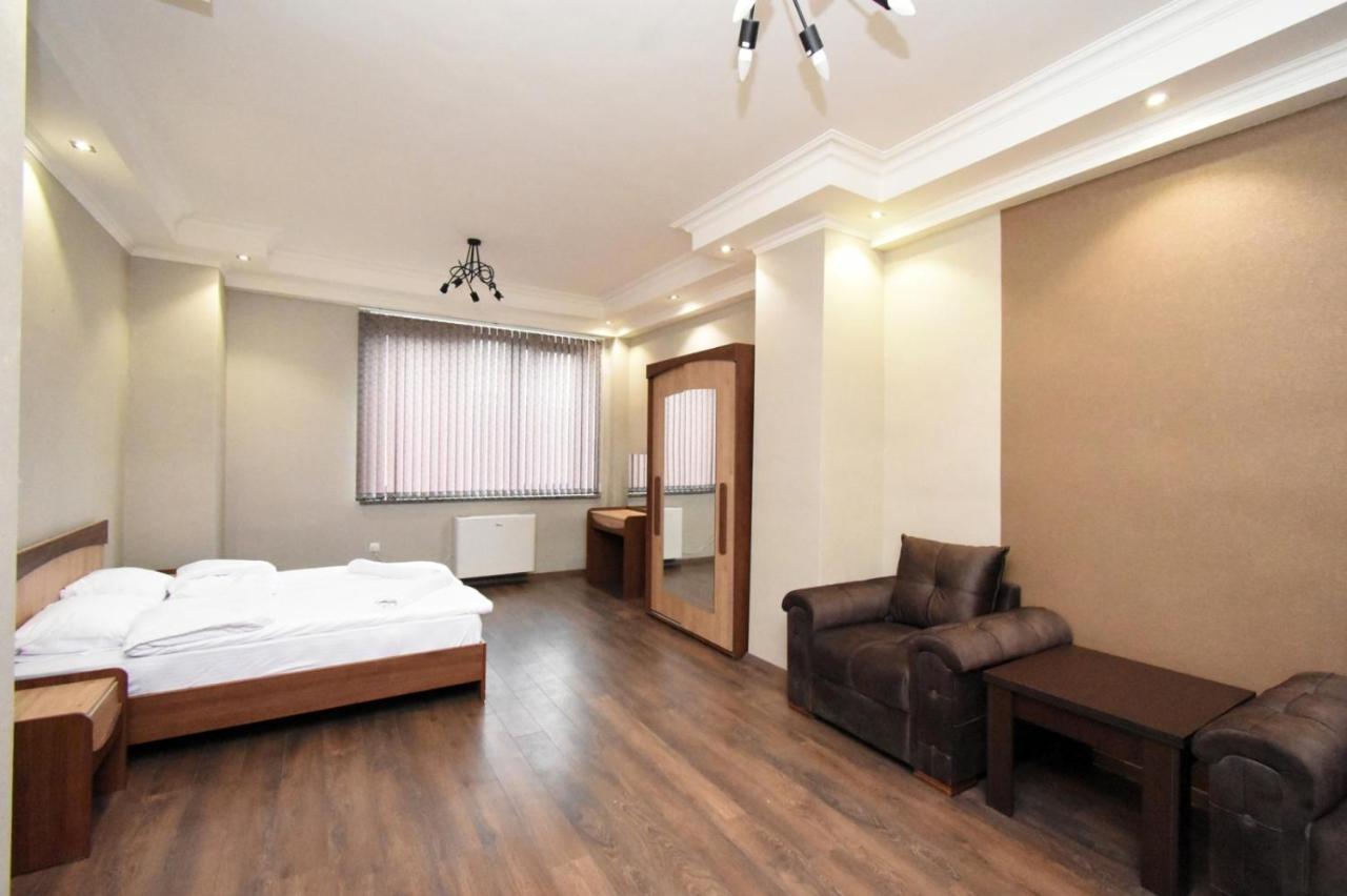 Apartament Malibu Erywań Zewnętrze zdjęcie